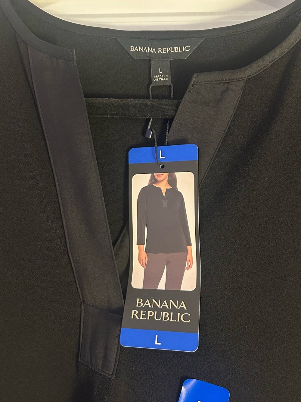 NWT Banana Republic Black V-Neck Blouse Top